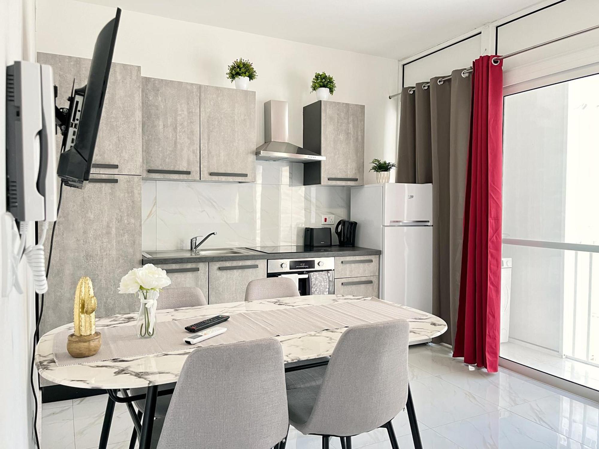 Marina Apartment *